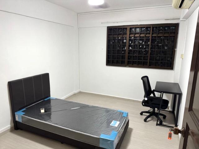 174 Yishun Avenue 7 HDB Apartment Room Rental, $900, 1 Bed 2 Bath 904 sqft $1.00 psf