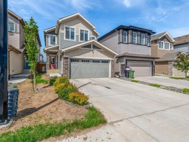1756 A Street, Edmonton, AB, T5Y 4E6 house for sale | Listing ID E4493 | Royal LePage