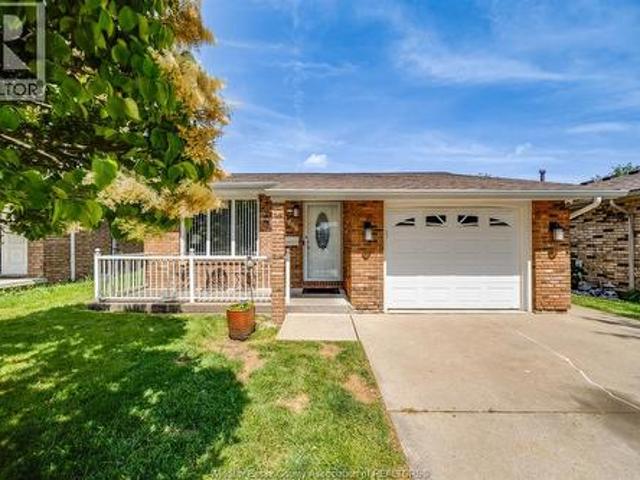 1758 Southdale Drive, Windsor, ON, N8W 4X1 house for sale | Listing ID 26013 | Royal LePage