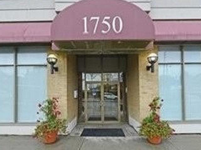 1750 Bayview Ave, Toronto 2 Bed / 2 Bath