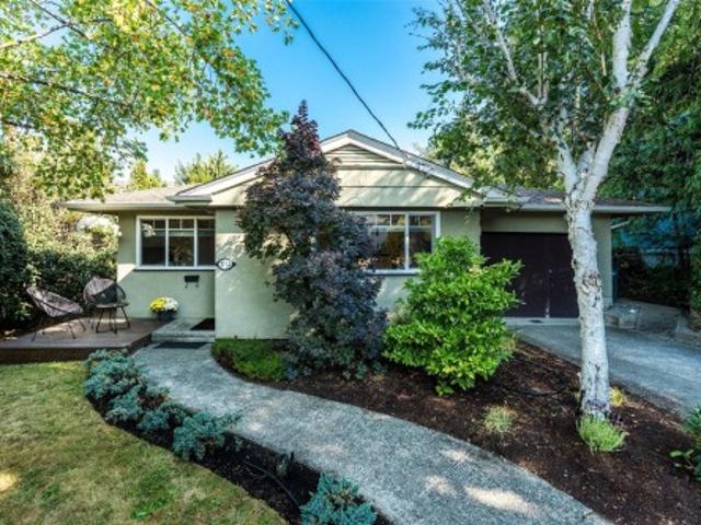 1752 Kisber Ave, Saanich, BC, V8P 2W7 house for sale | Listing ID 1047 | Royal LePage