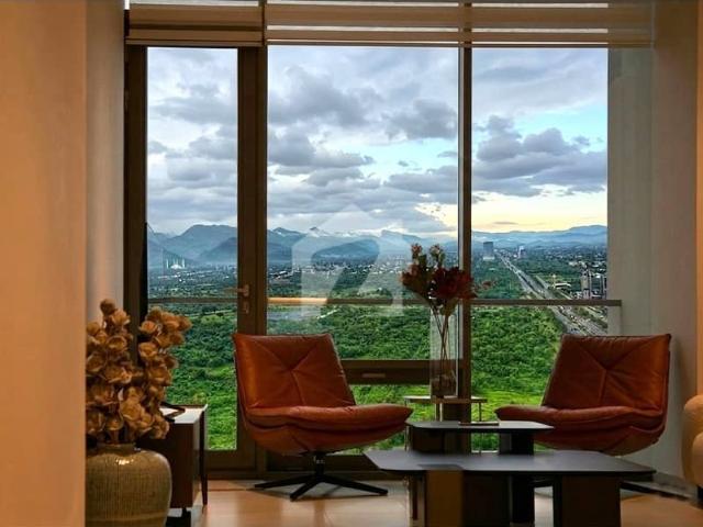 1752 Square Feet Flat In Central Garden Residence For Sale