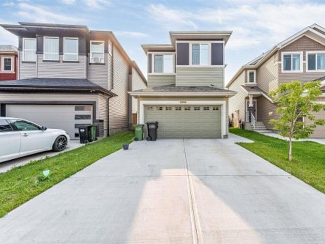 1763 Street Nw, Edmonton, AB, T5Y 3Y1 house for sale | Listing ID E4501 | Royal LePage