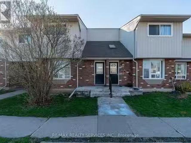 176 100 Brownleigh Avenue, Welland, ON, L3B 5V8 townhouse.