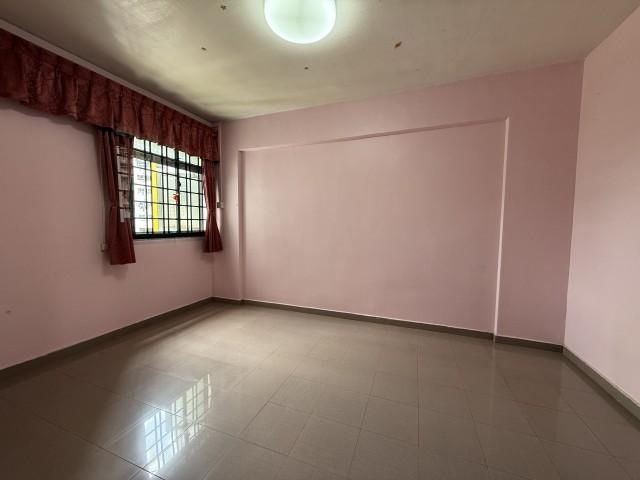 176 Ang Mo Kio Avenue 4 HDB Apartment For Sale, $850,000, 4 Bed 2 Bath 1,281 sqft $664.00 psf