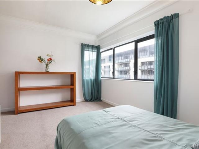 176 Skellig House, Custom House Square, IFSC, Dublin 1 Sherry FitzGerald City Centre 4906 MyHome. Ie Residential