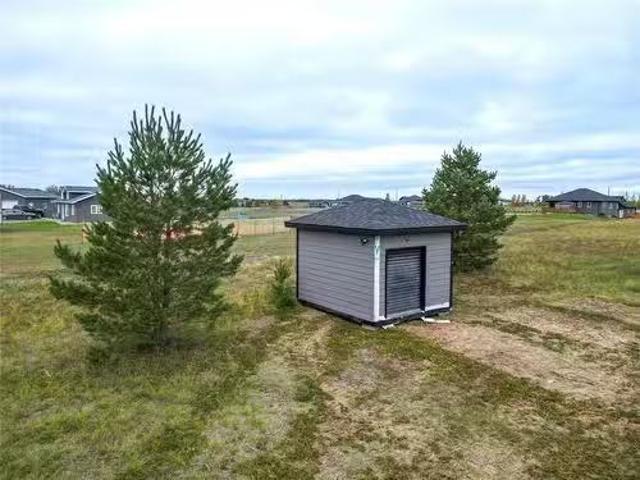 176 Victor Crescent, Sprucewoods, MB, R0K 2A0 vacant land fo.