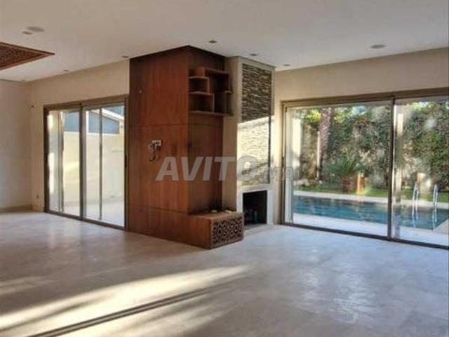 177041 Villa à louer à 35000DH à Bouskoura