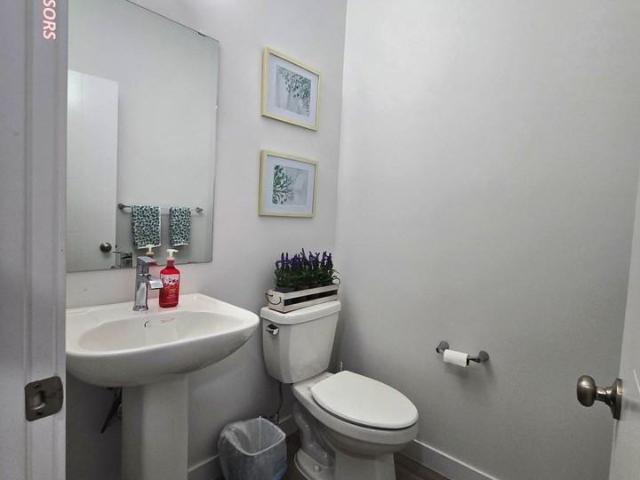 17720 73 Street Northwest 3 Bedroom Apartment for Rent at 17720 73 St Nw, Edmonton, AB T5Z 0V8