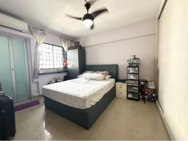 177 Bukit Batok West Avenue 8 HDB Apartment For Sale, $430,000, 2 Bed 2 Bath 785 sqft $548.00 psf