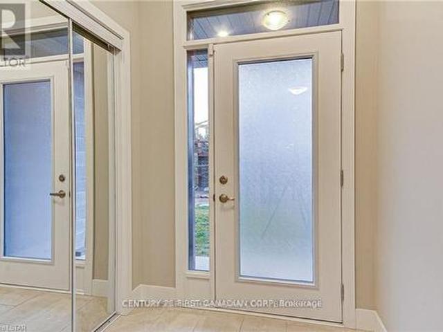 88 177 Edgevalley Road, London East D, ON, N5V 0C5 house for lease | Listing ID X13572 | Royal LePage