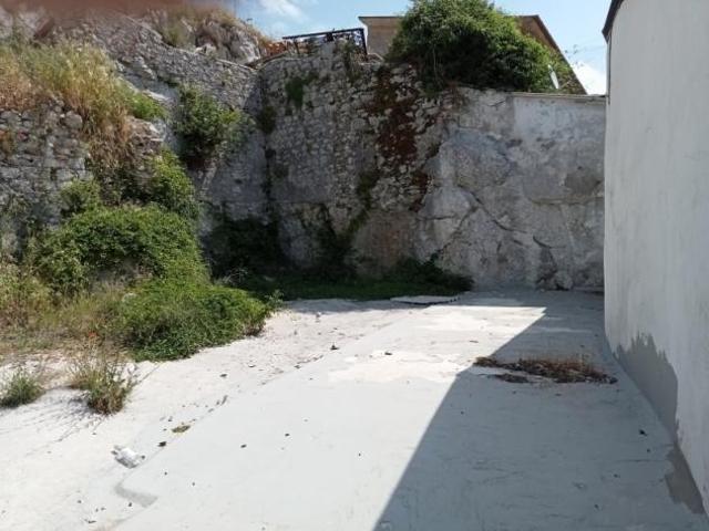 1781/LETINO Terreno edificabile di mq 500 al centro di Letino