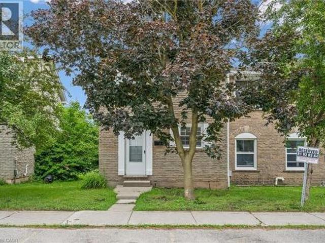 178 Westcourt Place, Waterloo, ON, N2L 2R7 townhouse for lease | Listing ID 40854 | Royal LePage