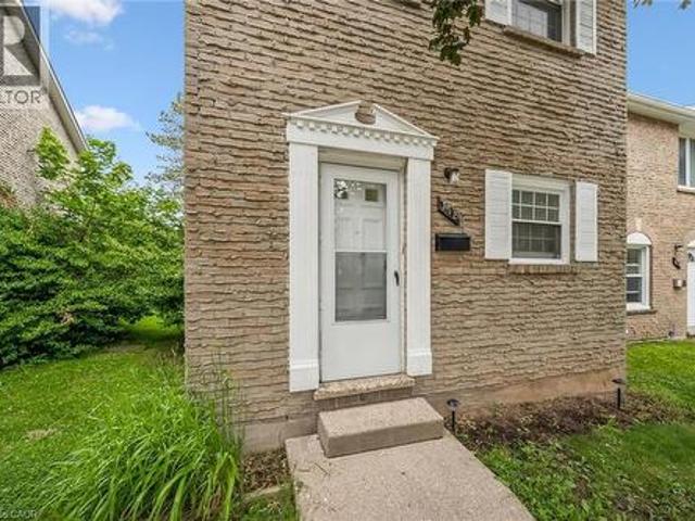 178 Westcourt Place, Waterloo, ON, N2L 2R7 townhouse for sale | Listing ID 40841 | Royal LePage