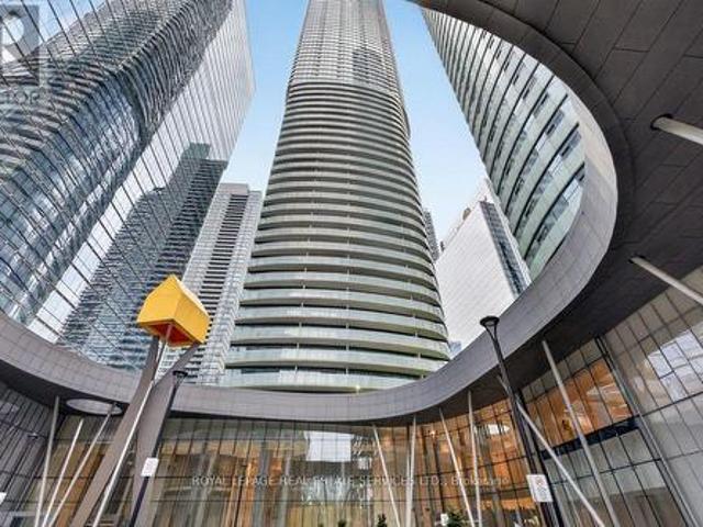 1804 14 York Street, Toronto, ON, M5J 0B1 condo for sale | Listing ID C13142 | Royal LePage