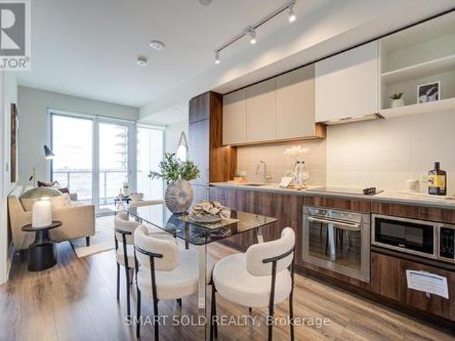 1807 1 Portage Parkway, Vaughan, ON, L4K 5K8 condo for sale | Listing ID N13109 | Royal LePage