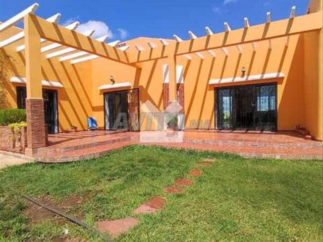 18000 Vente Villa à de 8855 m²