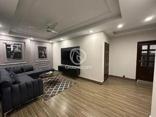 1800 Ft² Flat for Rent