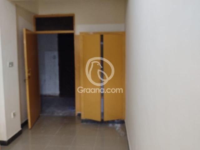 1800 Ft² Flat for Rent