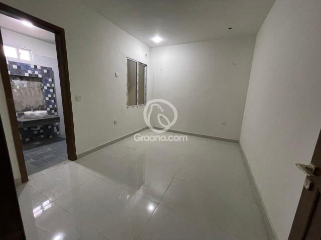 1800 Ft² Lower portion for Sale