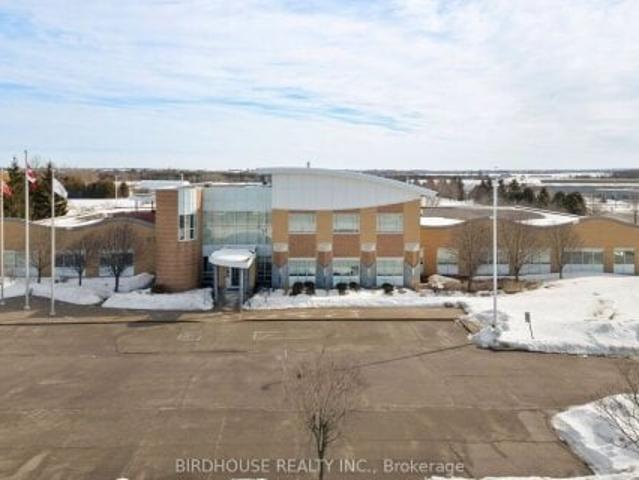 1800 Sq Ft 336 Angeline Street S