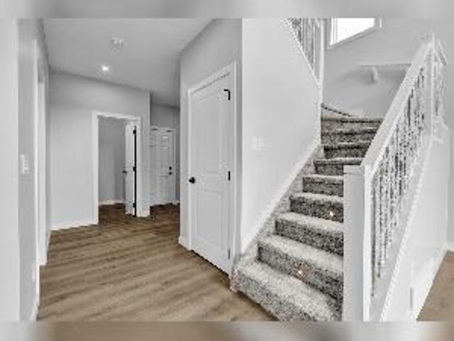 3 Bed 2.5 Bath Duplex Dbl Garage Westpark
