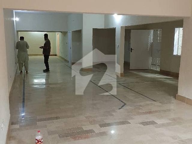 1800 sqrfit commercial ground floor big space gulshan iqbal for rent