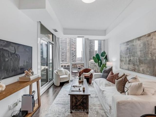1801 18 Harbour Street, Toronto, ON, M5J 2Z6 condo for sale | Listing ID C13158 | Royal LePage