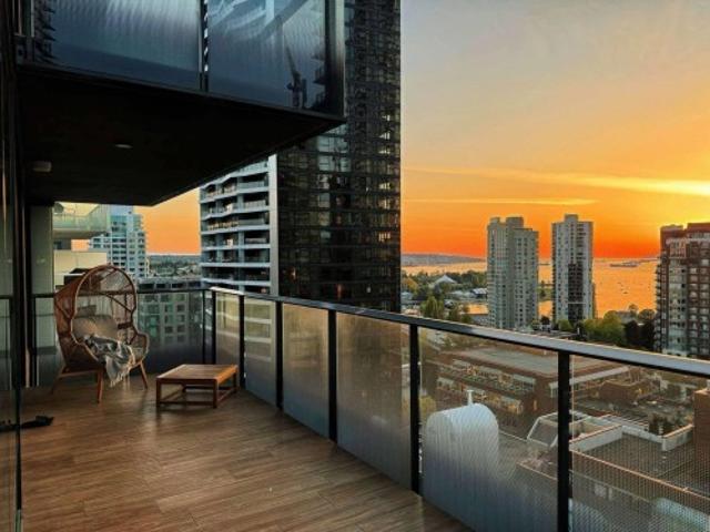 1801 1 Howe Street, Vancouver, BC, V6Z 0H1 Single Family Property For Sale | Listing ID R3092 | Royal LePage