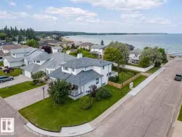 1802 2 Avenue, Cold Lake, AB, T9M 1E3 house for sale Listin.