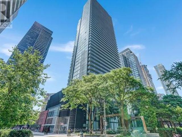 1802 3 Gloucester Street, Toronto, ON, M4Y 0C6 condo for sale | Listing ID C12286 | Royal LePage
