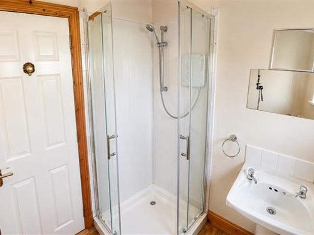 180,000 | 4 Hotel Lane, Main Street, Carrick on Suir, Tipperary Shee & Hawe 5008 MyHome. Ie Residential