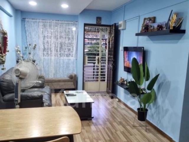 180 Ang Mo Kio Avenue 5 HDB Apartment For Sale, $450,000, 2 Bed 2 Bath 731 sqft $616.00 psf