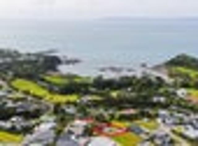 180° Bay Views + Caravan. Enquiries > $189,000!