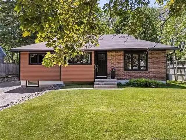 180 Edinburgh St, Fredericton, NB, E3B 2C9 house for sale L.