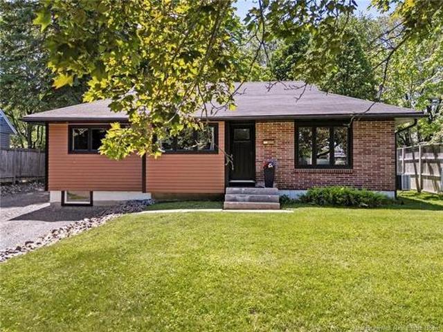 180 Edinburgh St, Fredericton, NB, E3B 2C9 house for sale | Listing ID NB141588 | Royal LePage