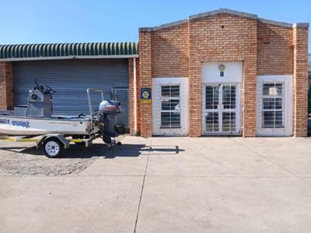 180 sqm factory/warehouse to let in.
