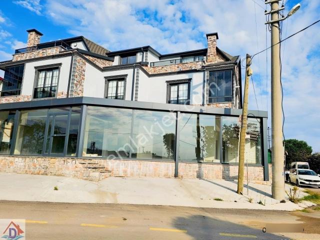 180 M2 Net Kullanım,300 M2 Depo Alanlı, Asansörlü Kiralık Dükkan