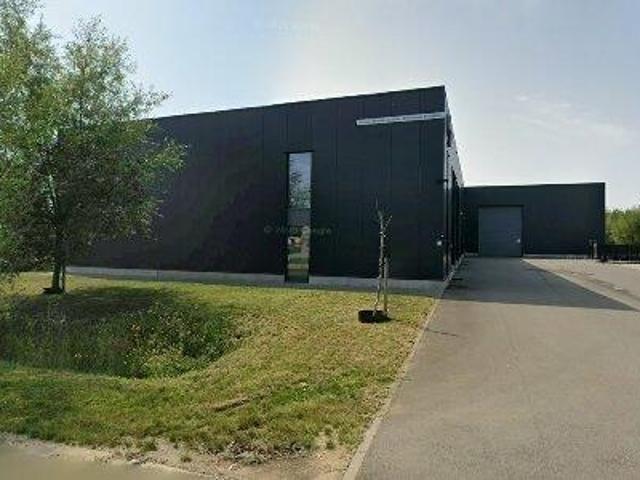 180 m2 warehouse for sale in Ham