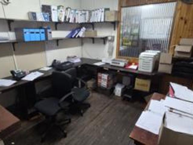180 sqm office to let in pietermarit.