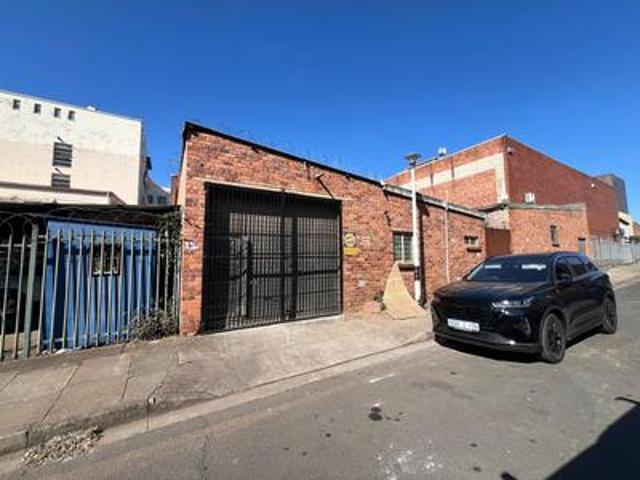 180 sqm factory/workshop to let in p.