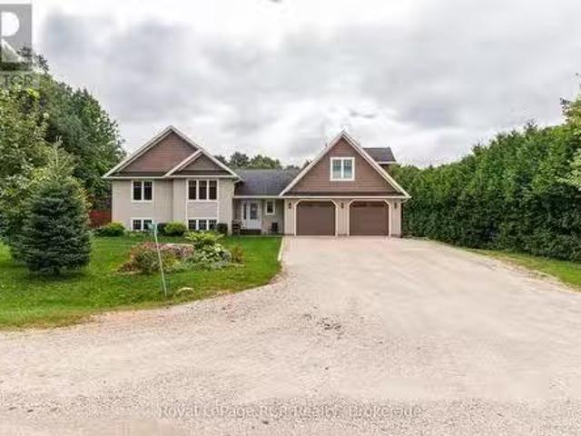 180 Raglan Street, Grey Highlands, ON, N0C 1E0 house for sal.