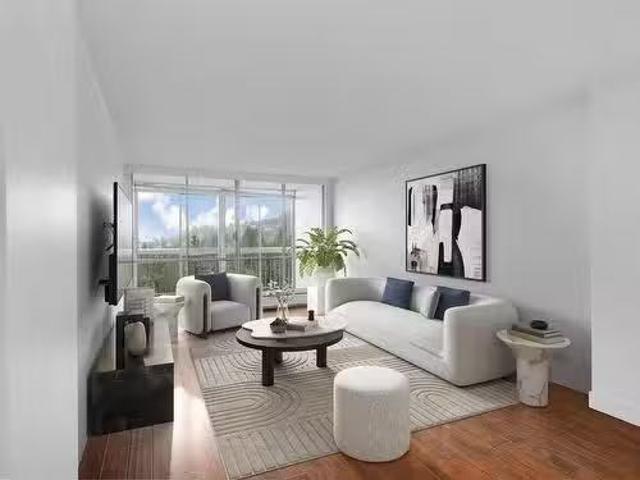 1812 2016 Fullerton Avenue, North Vancouver, BC, V7P 3E6 Sin.