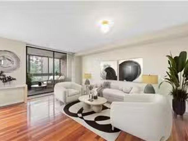 181 Collier St 304