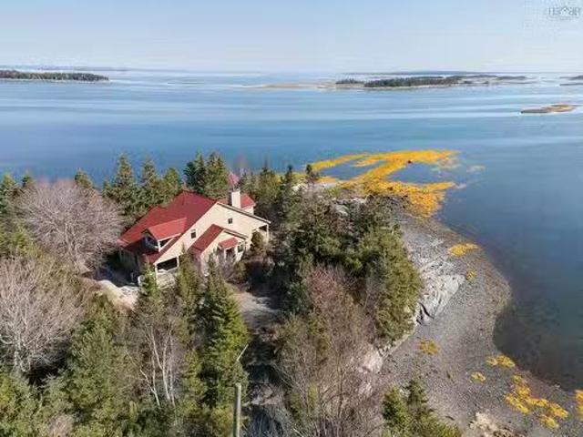 181 Pine Drive, Heckmans Island, NS, B0J 2C0 house for sale.