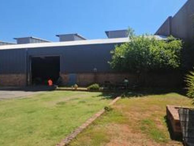 1820sqm warehouse to let in olifants.