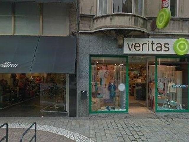 182 m2 apartment for rent in Roeselare