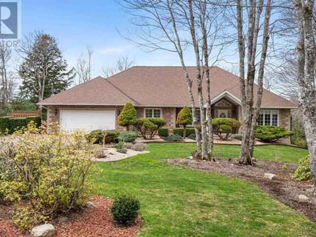 182 Thompson Run, Hammonds Plains, NS, B4B 1T7 house for sale | Listing ID 202508 | Royal LePage
