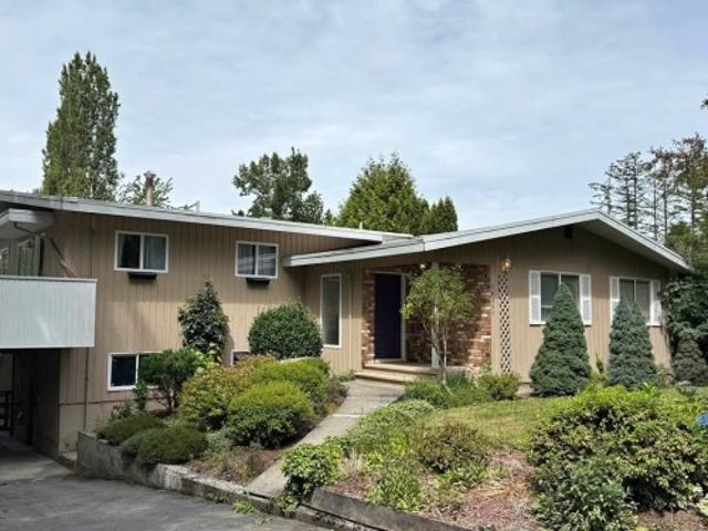 1835 Avenue, Surrey, BC, V4N 6C1 house for sale | Listing ID R3127 | Royal LePage