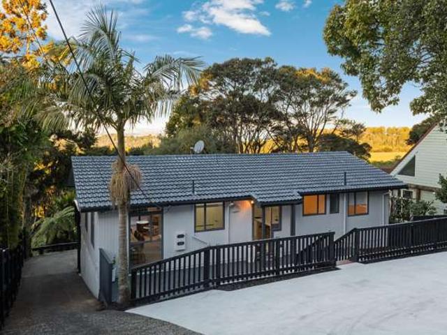 183 Laingholm Drive, Laingholm, Waitakere City